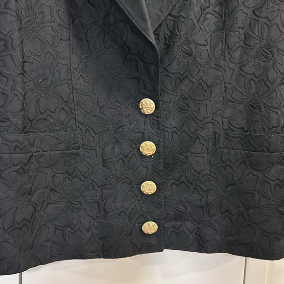 Louis Feraud - Picture 3 of 16